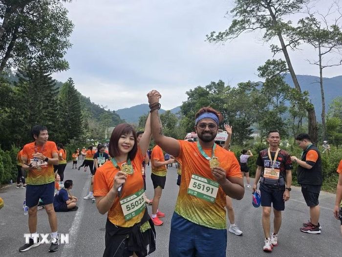 Các vận động viên tham gia giải Yên Tử Heritage Marathon 2025. (Ảnh: Thanh Vân/TTXVN)