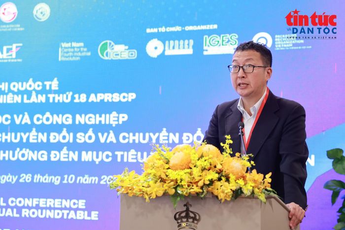 Tiến sĩ Yasuhiko Hotta, Chủ tịch APRSCP, phát biểu tại hội nghị.