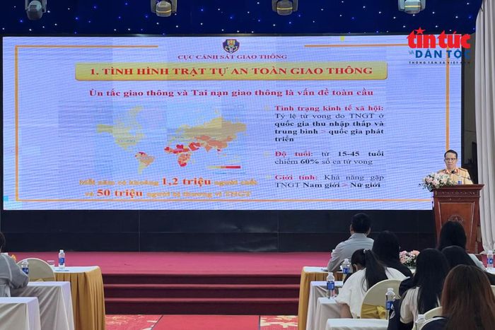 Toàn cảnh Hội nghị tập huấn tuyên truyền về an toàn giao thông năm 2026.
