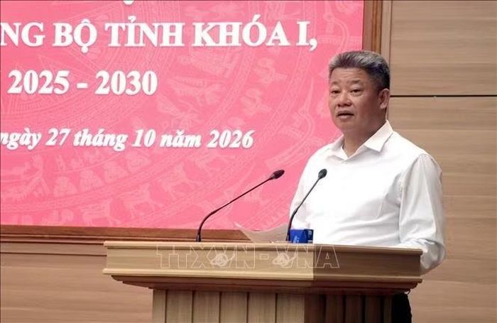 Chủ tịch UBND tỉnh Hưng Yên Nguyễn Mạnh Quyền phát biểu tại Hội nghị. Ảnh: Đinh Văn Nhiều/TTXVN
