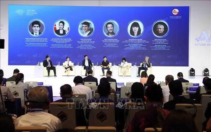 Các đại biểu dự Phiên chuyên đề “Định vị lại Việt Nam và ASEAN trong chuỗi giá trị toàn cầu” trong khuôn khổ AEF 2026.