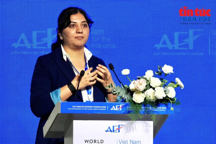 Bà Ishita Dhamani, Đối tác cấp cao phụ trách tư vấn chuỗi cung ứng tại EY Singapore, chia sẻ tại diễn đàn.