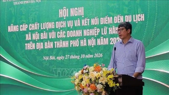 Ông Phan Huy Cường, Trưởng phòng Lữ hành, Sở Văn hóa, Thể thao và Du lịch Hà Nội đánh giá xã Nội Bài có nhiều tiềm năng, lợi thế phát triển du lịch. Ảnh: Tuyết Mai/TTXVN