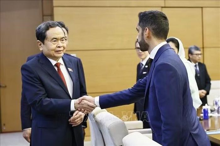 Chủ tịch Quốc hội Trần Thanh Mẫn với đại biểu. Ảnh: Doãn Tấn/TTXVN