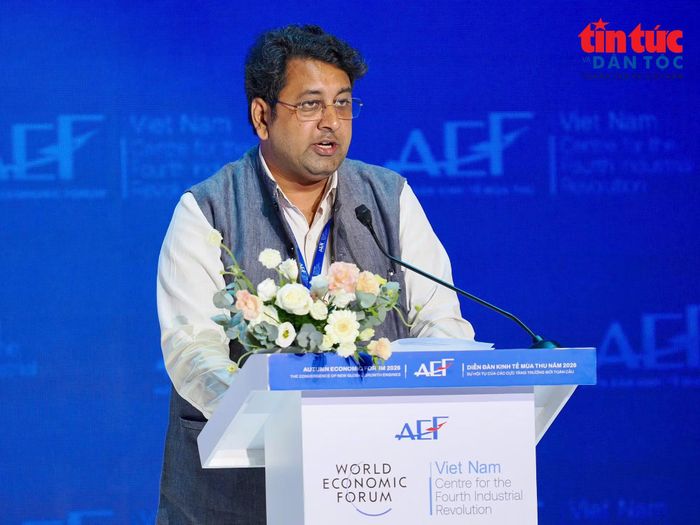 Ông Ajit Kumar, Vụ trưởng Bộ Điện tử và Công nghệ thông tin Ấn Độ, chia sẻ kinh nghiệm phát triển năng lực AI của Ấn Độ.