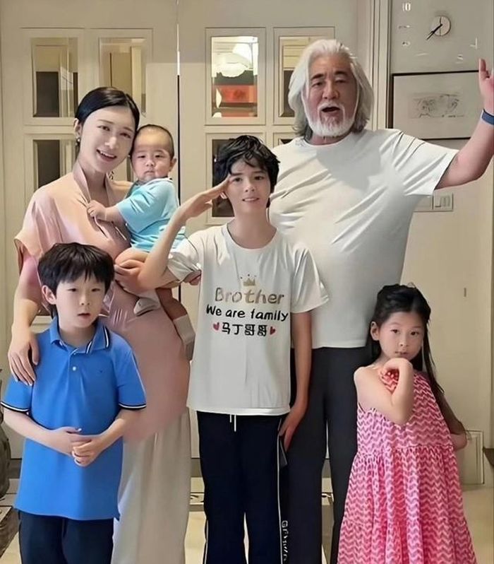 Trương Kỷ Trung mong muốn có thêm con, ông yêu trẻ nhỏ.