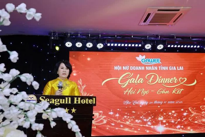 Bà Đồng Thị Ánh - Chủ tịch Hội Nữ doanh nhân tỉnh Gia Lai, chia sẻ tại chương trình.