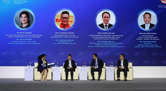 Phiên thảo luận cùng các diễn giả.
