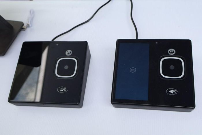 Công nghệ thanh toán quét lòng bàn tay (Palm Pay) có mặt tại gian hàng NAPAS. Ảnh: Minh Ngọc