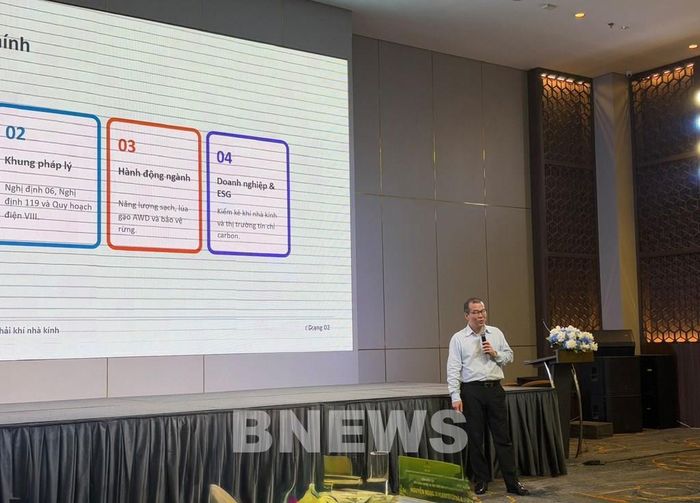Ông Lương Quang Huy, Trưởng Phòng Quản lý phát thải khí nhà kính, Cục Biến đổi khí hậu (Bộ Nông nghiệp và Môi trường) phát biểu tại Hội thảo. Ảnh: Anh Nguyễn/Bnews/vnanet.vn