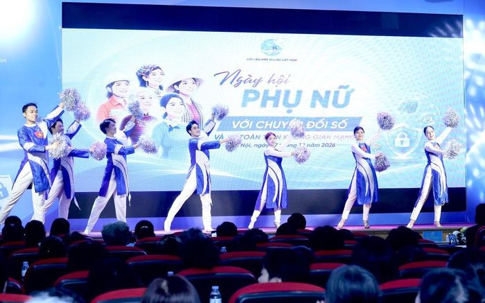 Sự kiện truyền thông "Ngày hội Phụ nữ với chuyển đổi số và an toàn trên không gian mạng" do TƯ Hội LHPN Việt Nam tổ chức sáng 27/10