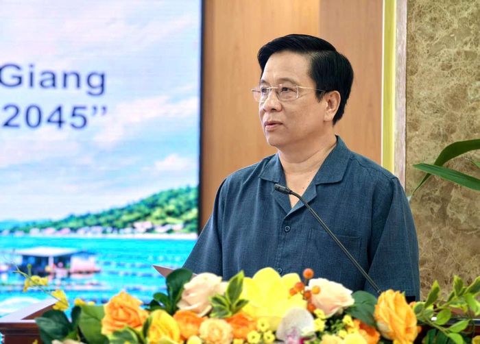 Ông Hồ Văn Mừng - Chủ tịch UBND tỉnh An Giang - phát biểu tại hội thảo