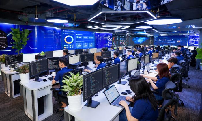 Đội ngũ chuyên gia VSEC đồng hành cùng ngân hàng nâng cao năng lực ứng phó rủi ro an ninh mạng. Ảnh: VSEC