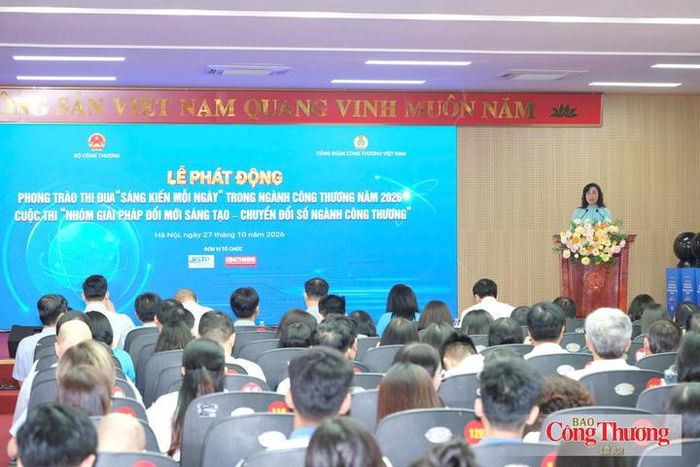  Toàn cảnh lễ phát động.