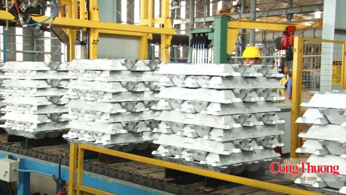 Dây chuyền sản xuất nhôm tại Nhà máy Điện phân nhôm Đắk Nông.