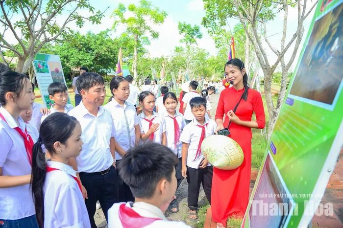 Từ những câu chuyện về Thành Nhà Hồ, học sinh có thêm cơ hội tìm hiểu lịch sử, nâng cao nhận thức về ý nghĩa của việc bảo tồn và phát huy giá trị di sản.