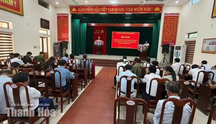Đảng ủy xã Định Hòa họp bàn triển khai nhiệm vụ chính trị.