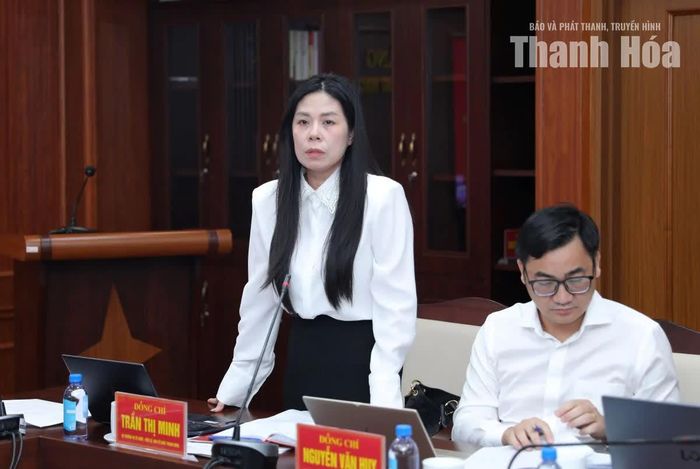 Thành viên Đoàn công tác phát biểu tại buổi làm việc.