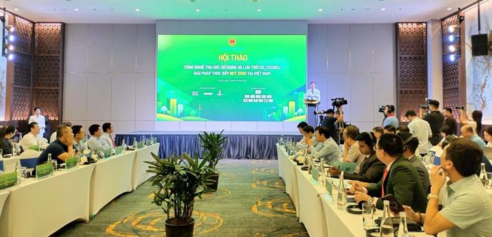 Toàn cảnh hội thảo “Công nghệ thu giữ, sử dụng và lưu trữ CO₂ (CCUS): Giải pháp thúc đẩy Net Zero tại Việt Nam”. Ảnh: Tùng Dương
