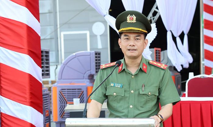  Đại tá Đỗ Đức Trịnh phát biểu tại buổi tổng duyệt. 