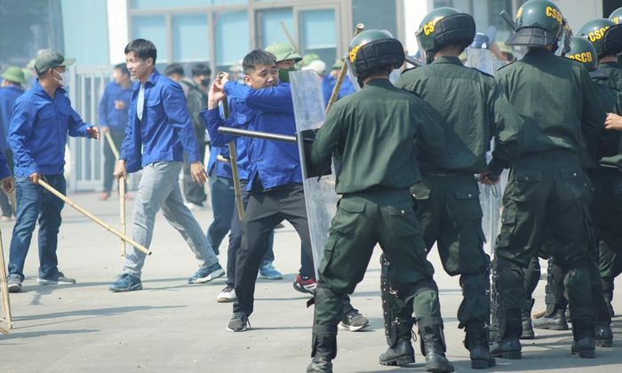 Một tình huống bạo loạn giả định tại buổi tổng duyệt. 