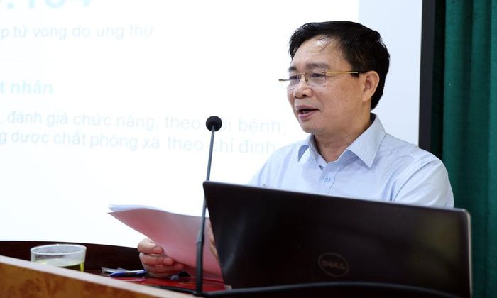  Lãnh đạo Sở Y tế tham luận tại hội thảo. 