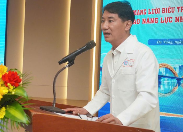 TS-BS Lê Đức Nhân, Giám đốc Bệnh viện Đà Nẵng phát biểu tại hội thảo. Ảnh: BVĐN