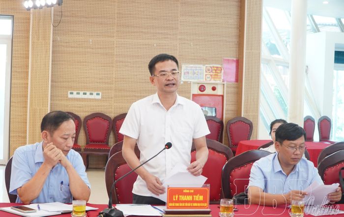 Đại diện Trung tâm Xúc tiến Đầu tư, Thương mại và Du lịch tỉnh phát biểu tại hội thảo.