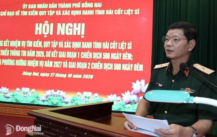 Thiếu tướng Lê Ngọc Hải, Phó Tham mưu trưởng, Phó ban Chỉ đạo Quân khu 7 phát biểu tại hội nghị. Ảnh: Nguyệt Hà