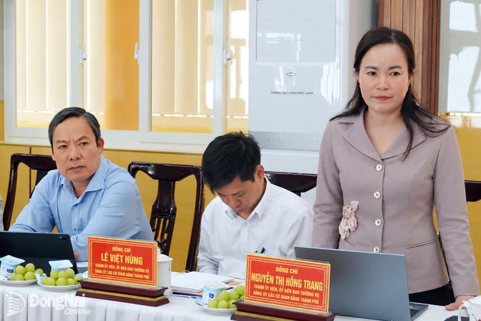 Đồng chí Nguyễn Thị Hồng Trang, Thành ủy viên, Ủy viên Ban Thường vụ Đảng ủy các cơ quan Đảng thành phố phát biểu tại buổi làm việc. Ảnh: Phương Hằng