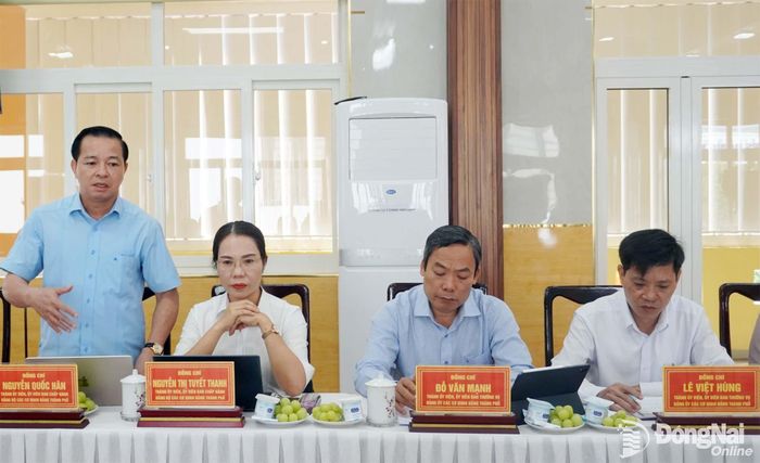 Đồng chí Nguyễn Quốc Hân, Thành ủy viên, Ủy viên Ban Chấp hành Đảng bộ các cơ quan Đảng thành phố phát biểu tại buổi làm việc. Ảnh: Phương Hằng