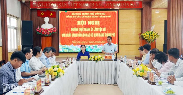 Đồng chí Thái Bảo, Phó Bí thư Thành ủy, Trưởng ban Tổ chức Thành ủy, Bí thư Đảng ủy các cơ quan Đảng thành phố phát biểu tại buổi làm việc. Ảnh: Phương Hằng
