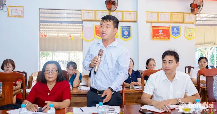 Đồng chí Phạm Văn Hải, Bí thư Chi bộ khu phố 5, phường Phước Bình phát biểu tại buổi làm việc. Ảnh: Ngọc Cương