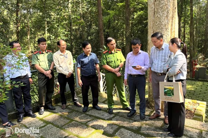 Đoàn khảo sát công tác chuẩn bị tại Khu Bảo tồn thiên nhiên - văn hóa Đồng Nai (phường Trị An). Ảnh: CTV