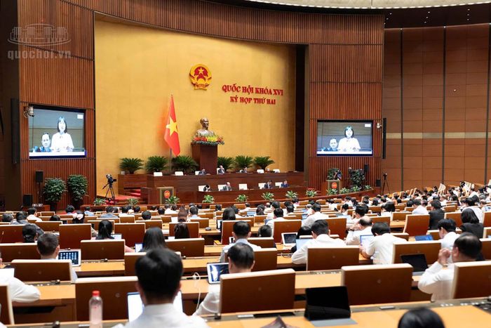 Quang cảnh phiên thảo luận hội trường ngày 27-10. Ảnh: Quochoi.vn