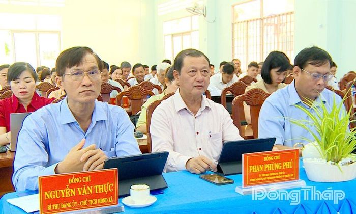 Đại biểu tham dự hội nghị.