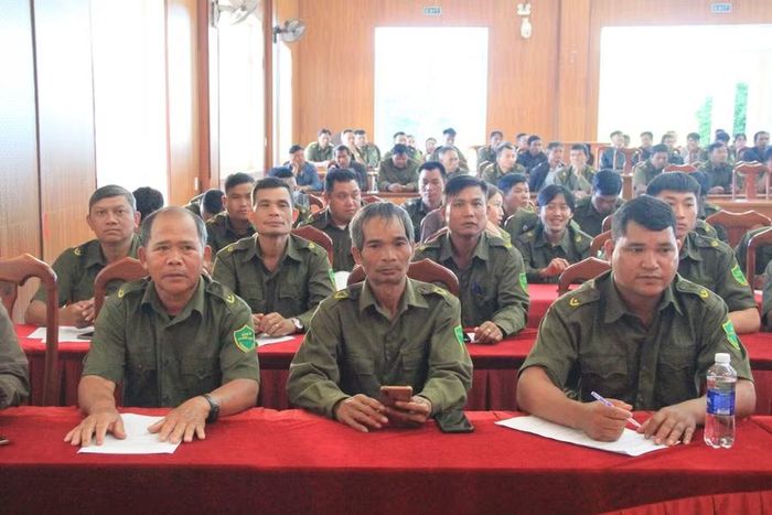  Các học viên 5 xã Đak Đoa, Đak Sơmei, Kdang, Kon Gang và Ia Băng tìm hiểu kiến thức, kỹ năng phòng ngừa và xử lý tình huống cháy, nổ. Ảnh: Hoàng Hoài 