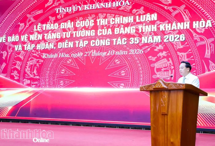 Phó Bí thư Thường trực Tỉnh ủy Hồ Xuân Trường phát biểu chỉ đạo tại lễ trao giải và tập huấn, diễn tập.