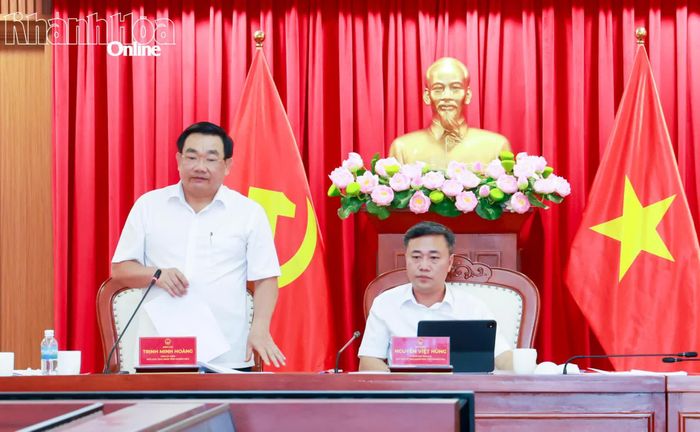 Đồng chí Trịnh Minh Hoàng phát biểu tại cuộc họp.