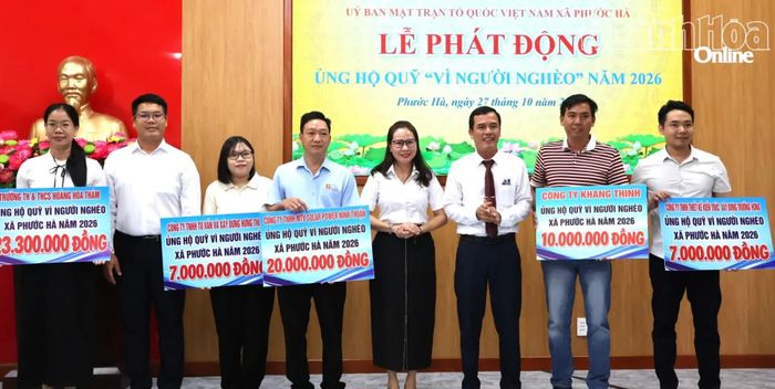 Các tổ chức, cá nhân ủng hộ Quỹ "Vì người nghèo".