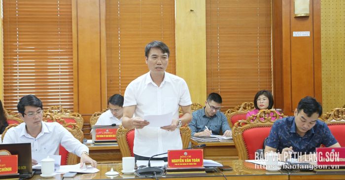 Đồng chí Phó Bí thư Đảng ủy UBND tỉnh phát biểu tại buổi làm việc