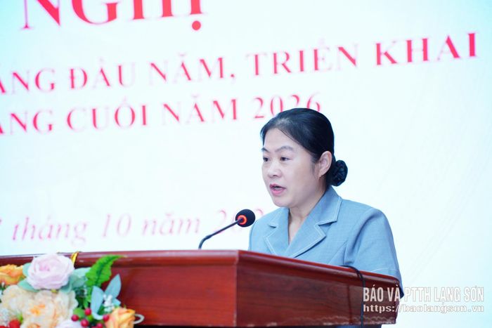 Phó Chủ tịch UBND phường Kỳ Lừa phát biểu tham luận tại hội nghị