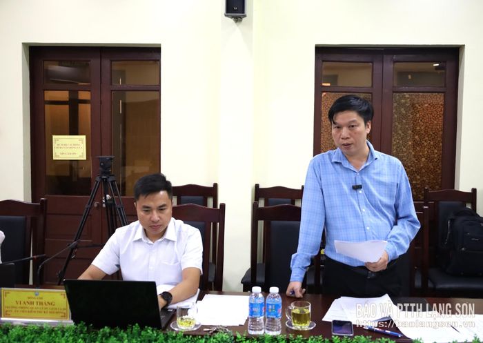 Đại diện tổ công tác nghiên cứu lập hồ sơ trình bày tóm tắt các nội dung hồ sơ