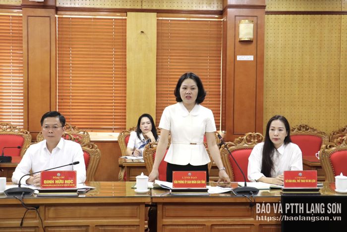 Lãnh đạo Văn phòng UBND tỉnh trao đổi các nội dung tại chương trình làm việc