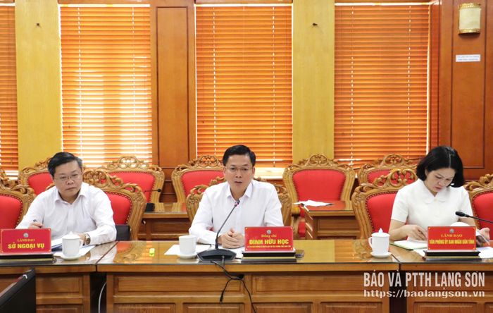 Đồng chí Đinh Hữu Học, Ủy viên Ban Thường vụ Tỉnh ủy, Phó Chủ tịch Thường trực UBND tỉnh phát biểu tại chương trình làm việc