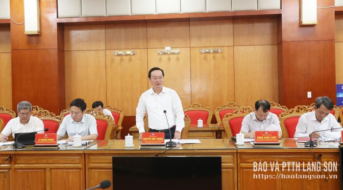 Đồng chí Nguyễn Đức Trung, Phó Trưởng Ban Chính sách, Chiến lược Trung ương, Trưởng đoàn công tác phát biểu tại buổi làm việc