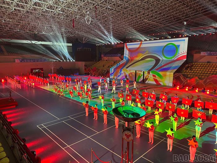 Ứng dụng công nghệ ánh sáng 3D mapping tạo điểm nhấn mới cho chương trình nghệ thuật khai mạc Đại hội.