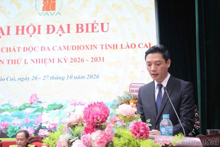 Đồng chí Nguyễn Ngọc Linh - Phó Chủ tịch Ủy ban MTTQ tỉnh phát biểu tại đại hội.