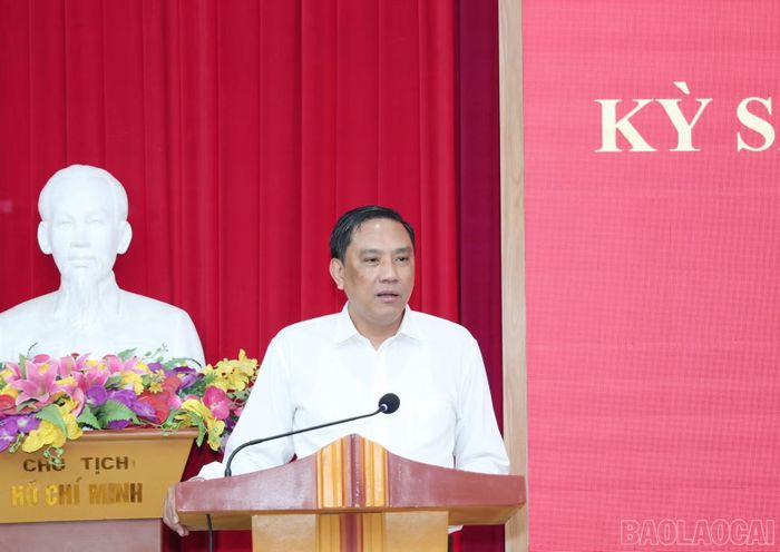Đồng chí Hoàng Giang - Phó Bí thư Thường trực Tỉnh ủy, Chủ tịch HĐND tỉnh, Tổ trưởng Tổ sát hạch phát biểu khai mạc kỳ thi.