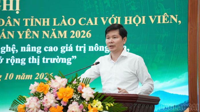 Đại diện lãnh đạo các sở , ngành trực tiếp giải đáp thắc mắc, kiến nghị của hội viên, nông dân.